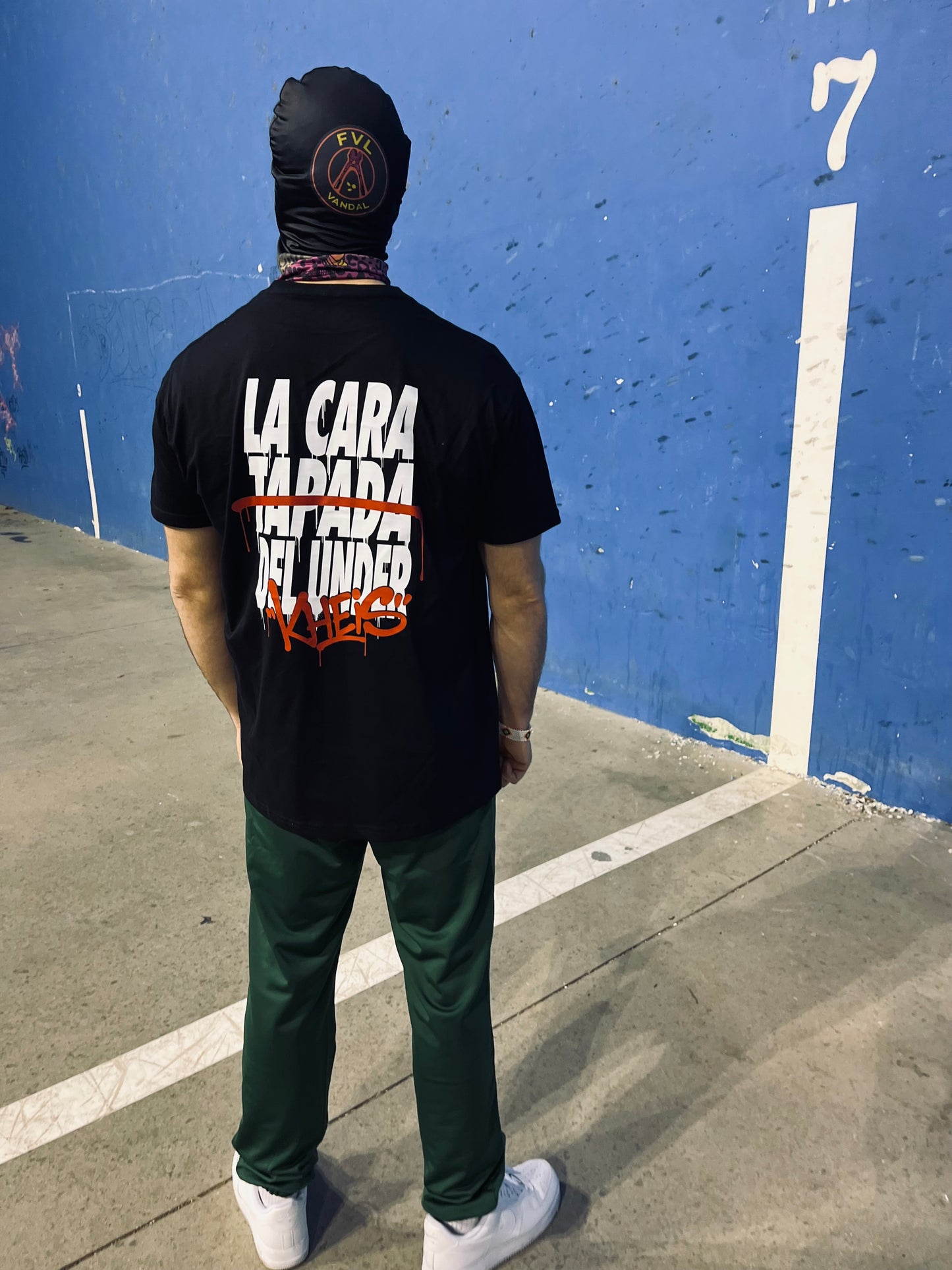 Camiseta “La cara tapada del under” - Merch oficial de Kheis