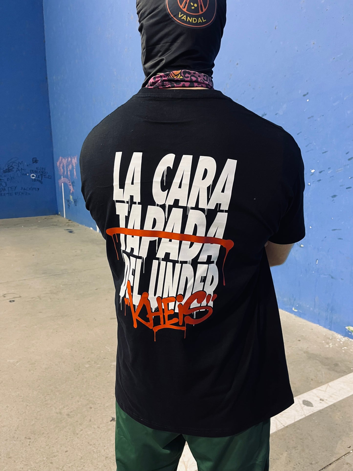 Camiseta “La cara tapada del under” - Merch oficial de Kheis