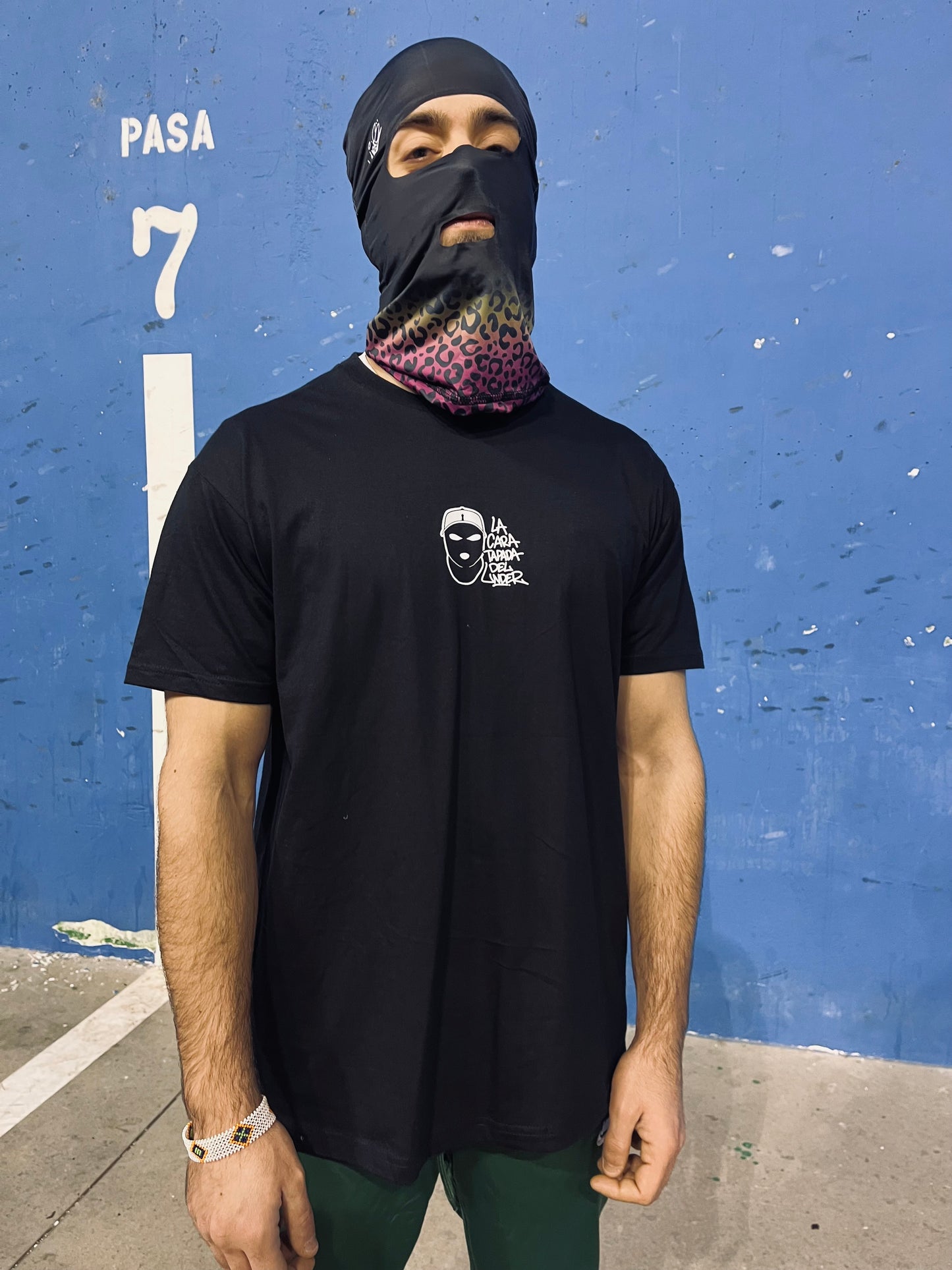 Camiseta “La cara tapada del under” - Merch oficial de Kheis