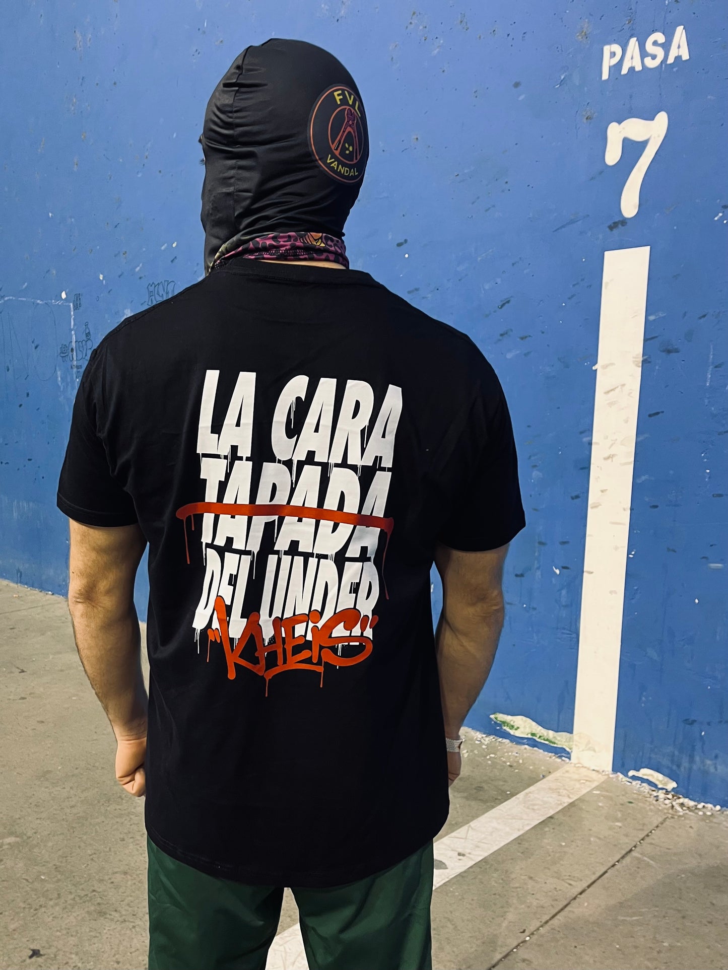 Camiseta “La cara tapada del under” - Merch oficial de Kheis